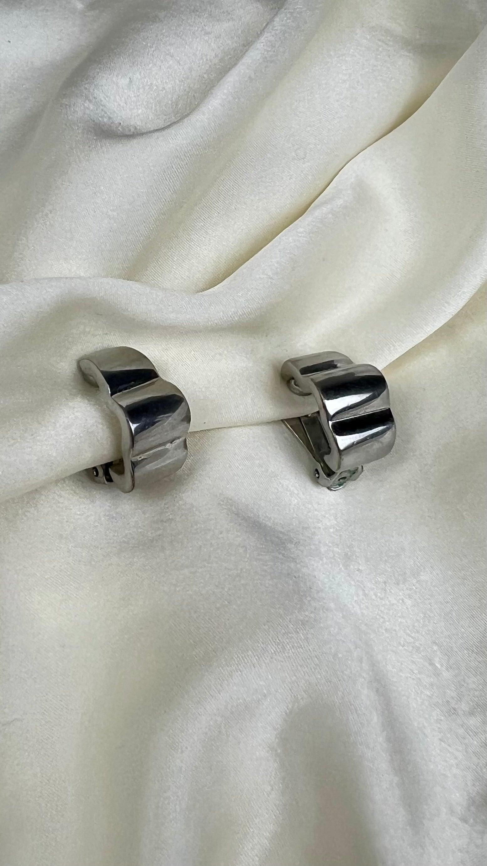 Modern Silver Abstract clip earrings - L'Officina General Store