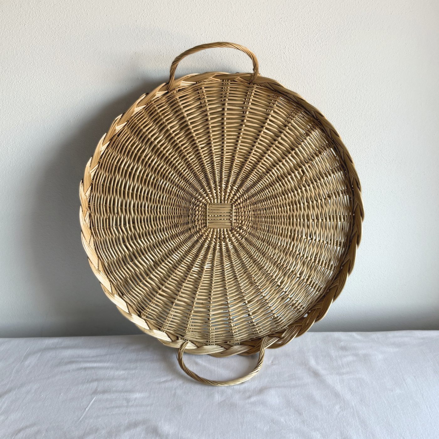 Set di Due Vassoi da Parete in Rattan Italiani Anni ’70