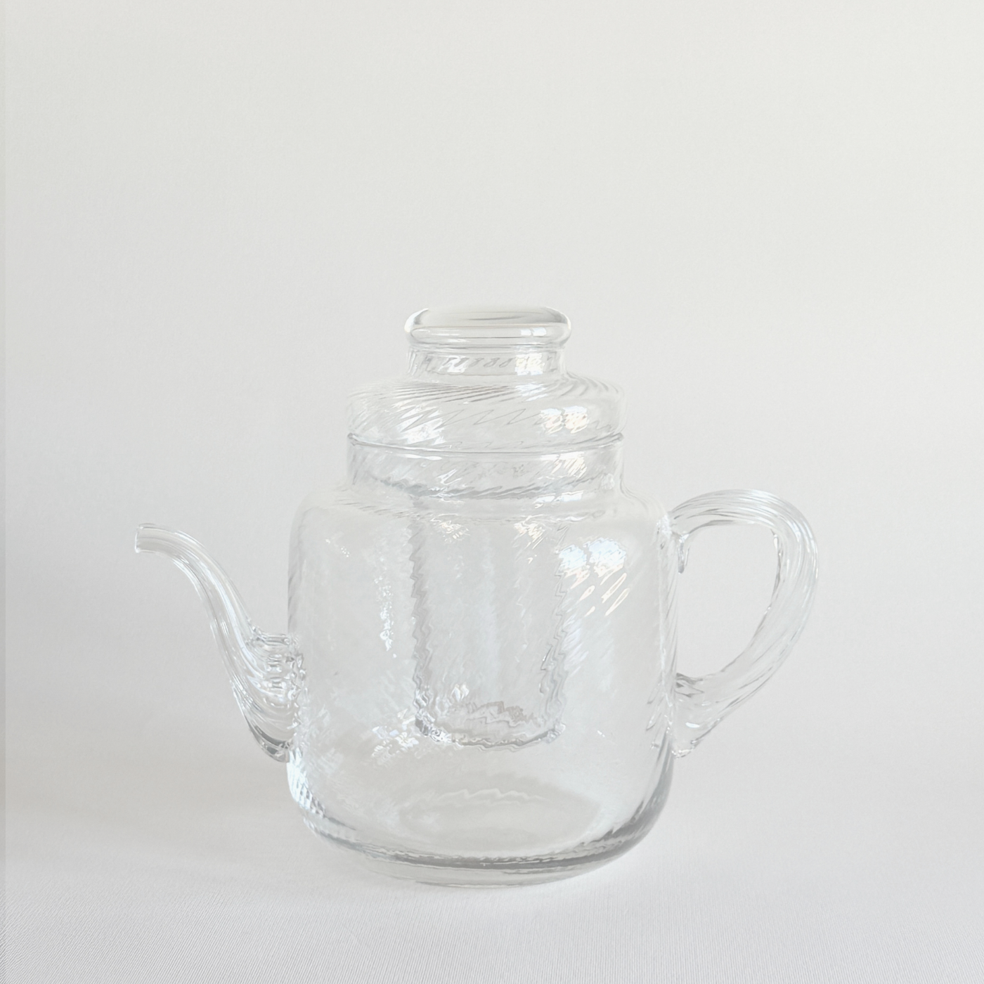 Glass Ice Tea Lemonade Jug · ice insert detail · 1.25 L capacity · L'Officina General Store