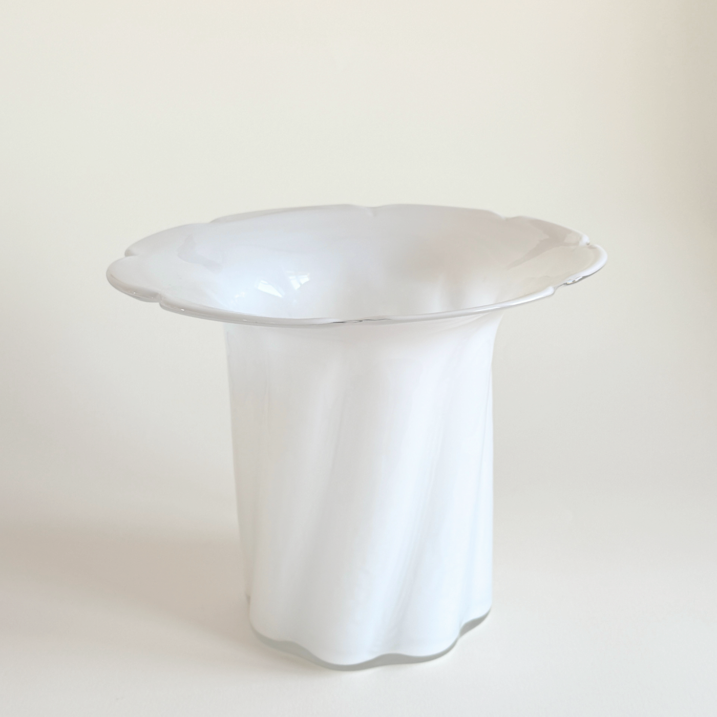 Enzo de Gasperi Bloom Vase in cloudy white mould-blown glass with flared base and sculptural volume