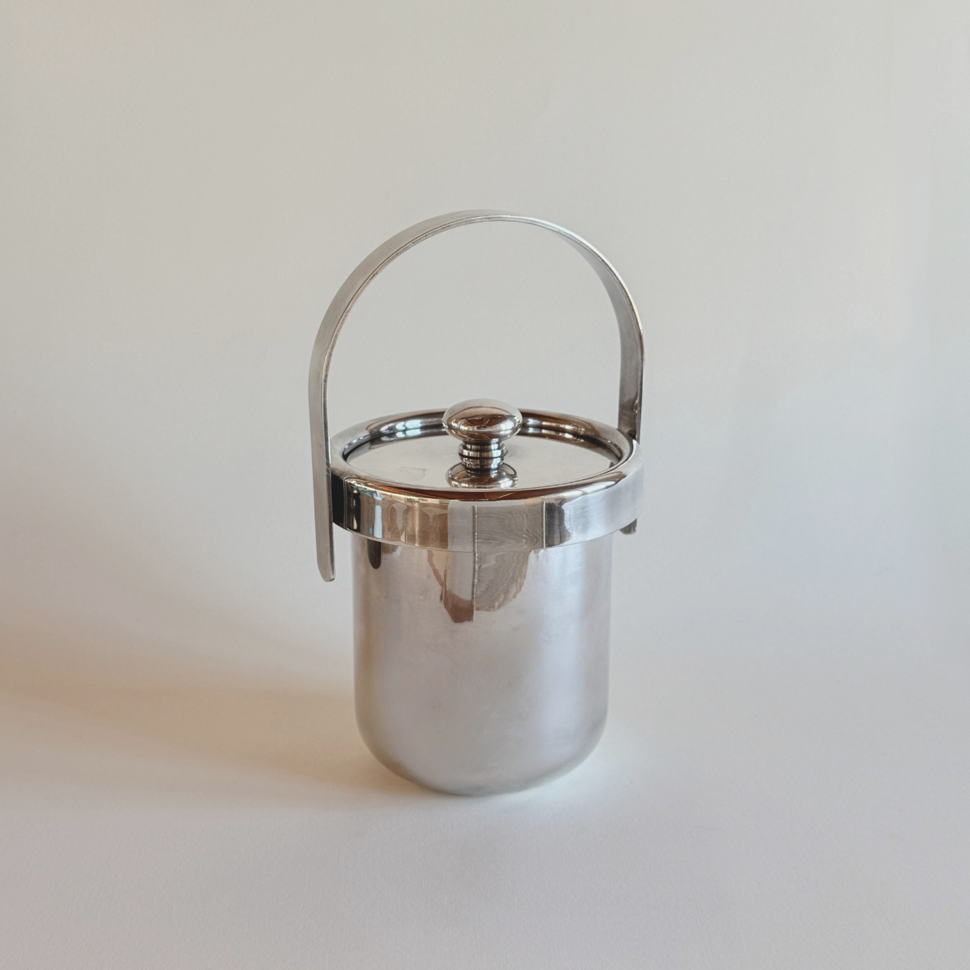 1970s silver-plated ice bucket with mirror finish