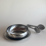 21 cm stainless steel bowl and 26 cm serving plate