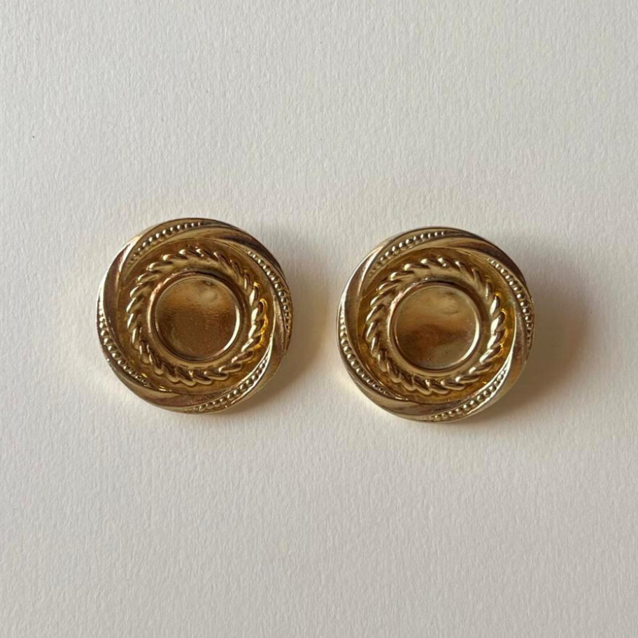 Extra large golden Italian clip earrings, unknown metal
