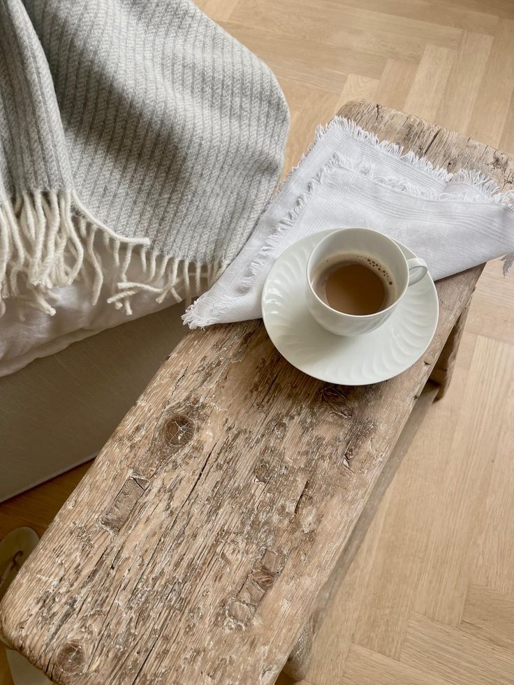 Throws-cashmere-wool-grey_-pearl-blanket anc coffee