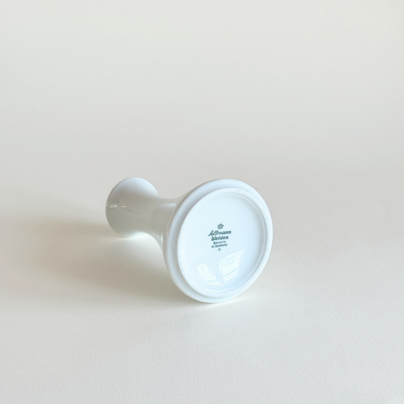 Seltmann Weiden Bavarian porcelain bud vase in white, flared rim and heavy base, 1980s