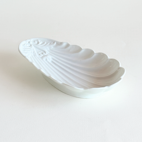 Porcelain Shell Bowl | 23 × 12 cm, 1980s — L'Officina General Store