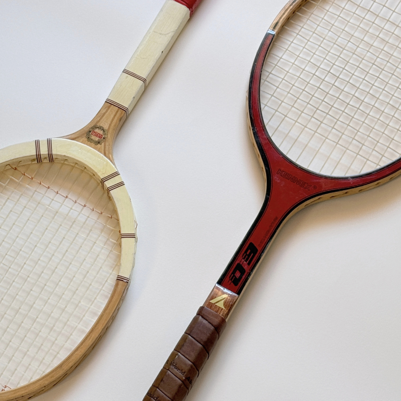Racchette da Tennis in Legno Vintage | Set di 2 · Anni '70