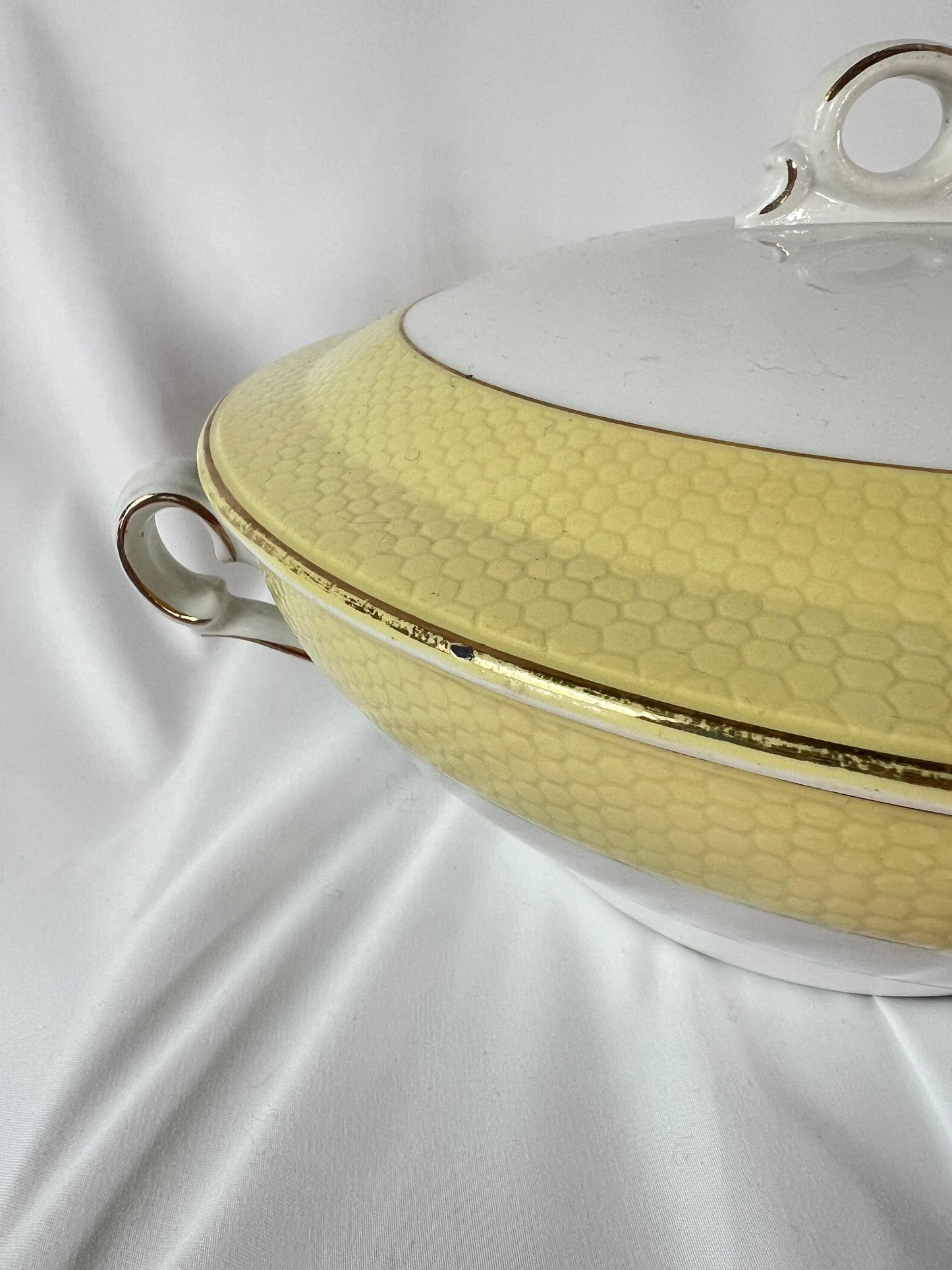 Tureen white and yellow Poreylor L'Amandinoise - L'Officina General Store 