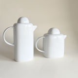 White Bavarian porcelain teapot by Mitterteich with smooth glaze, serves four, Germany 1970s