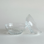 Set of 2 clear pressed glass bowls with bubble feet and round rim, vintage French Reims design, 11 cm wide, 4.5 cm high