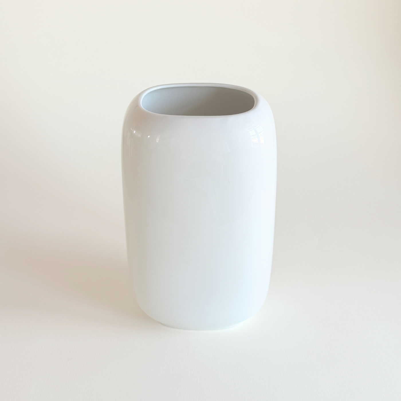 Scherzer minimalist vase in white German porcelain, matte bone-white glaze, 25 cm tall Bavarian design