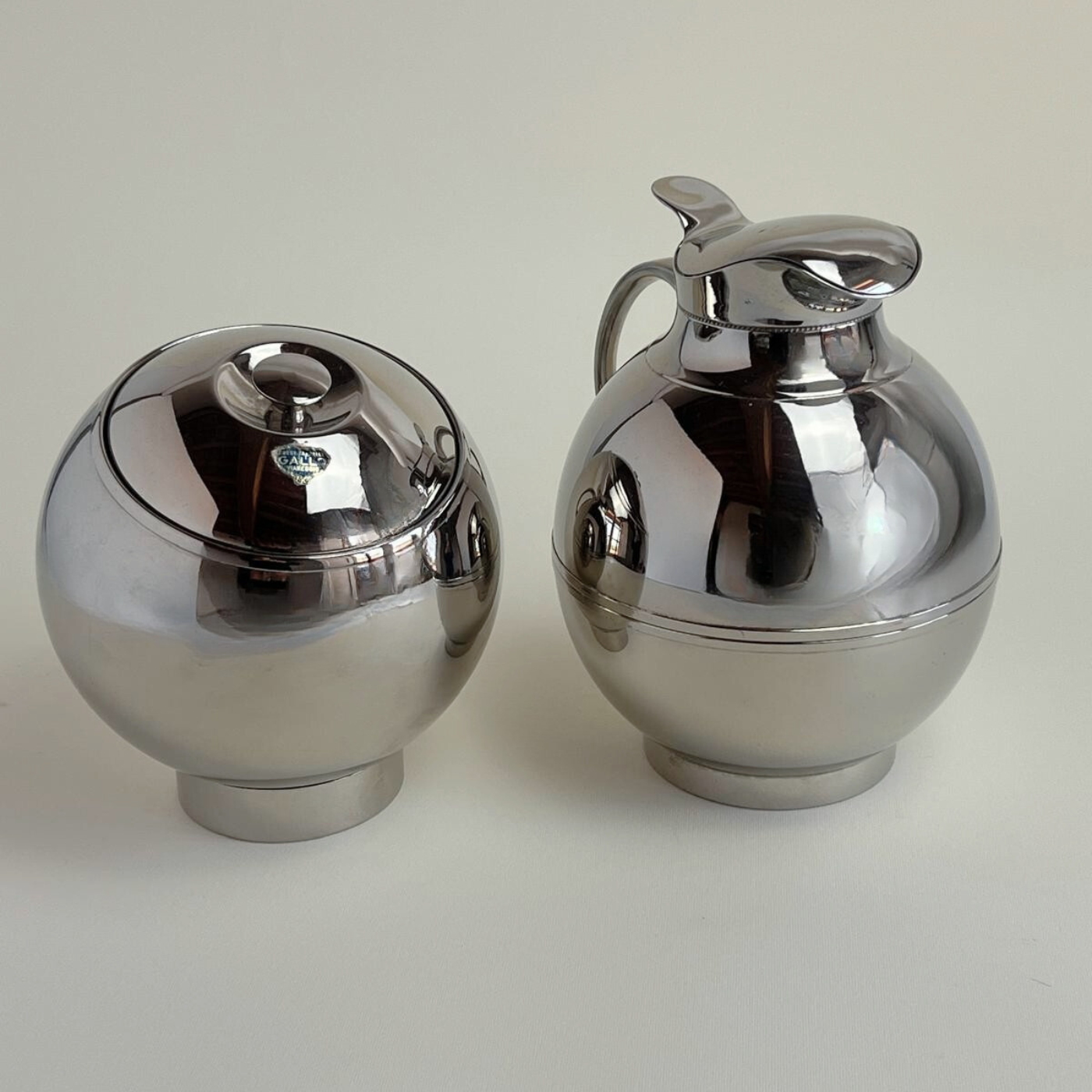 Aldo Tura metal silver thermos and ice bucket mirror chrome finish - stainless steel and glass - Italian design 1960s 