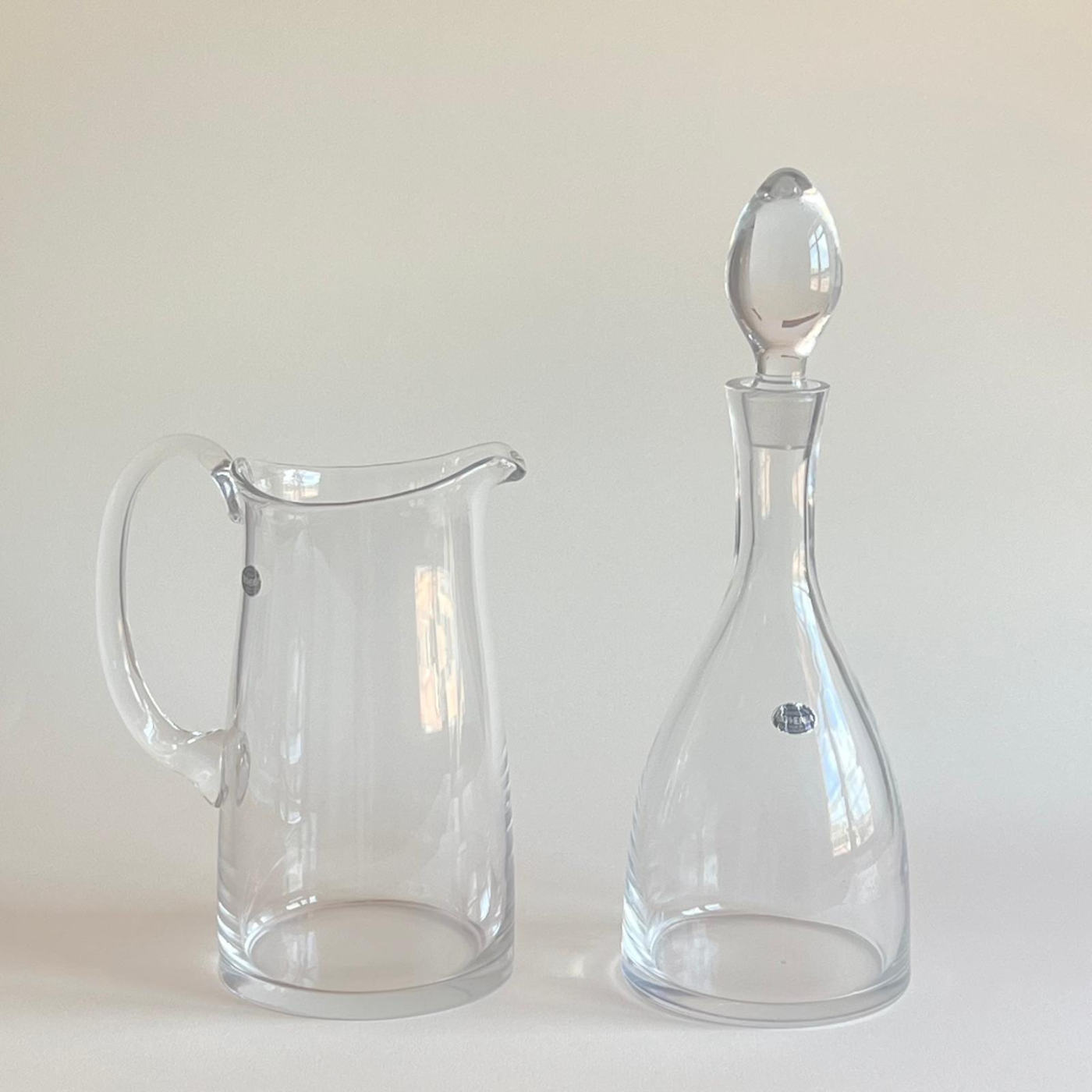 "Heritage crystal jug with seamless design"