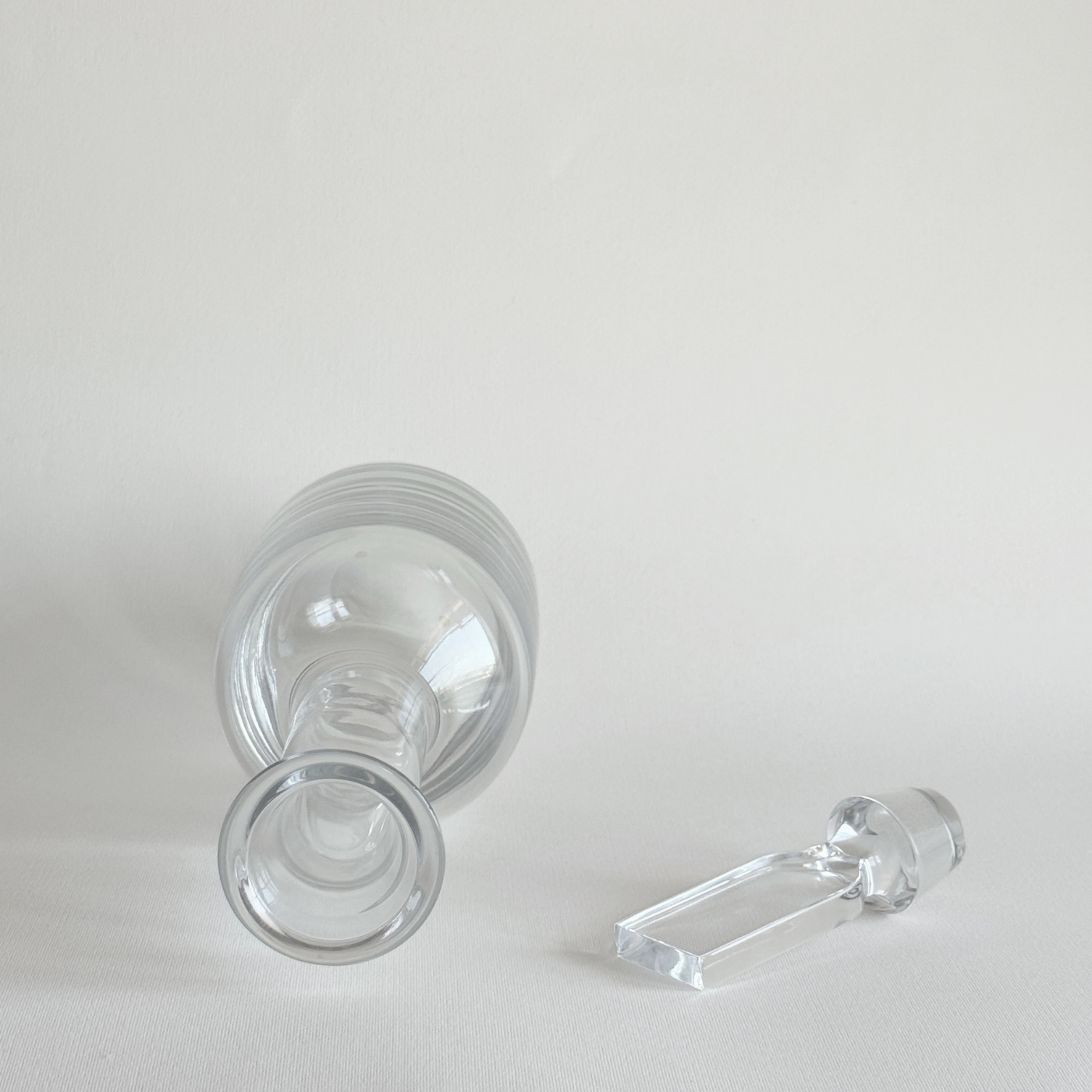 Cristal de Sèvres crystal carafe and stopper, 1L decanter, France