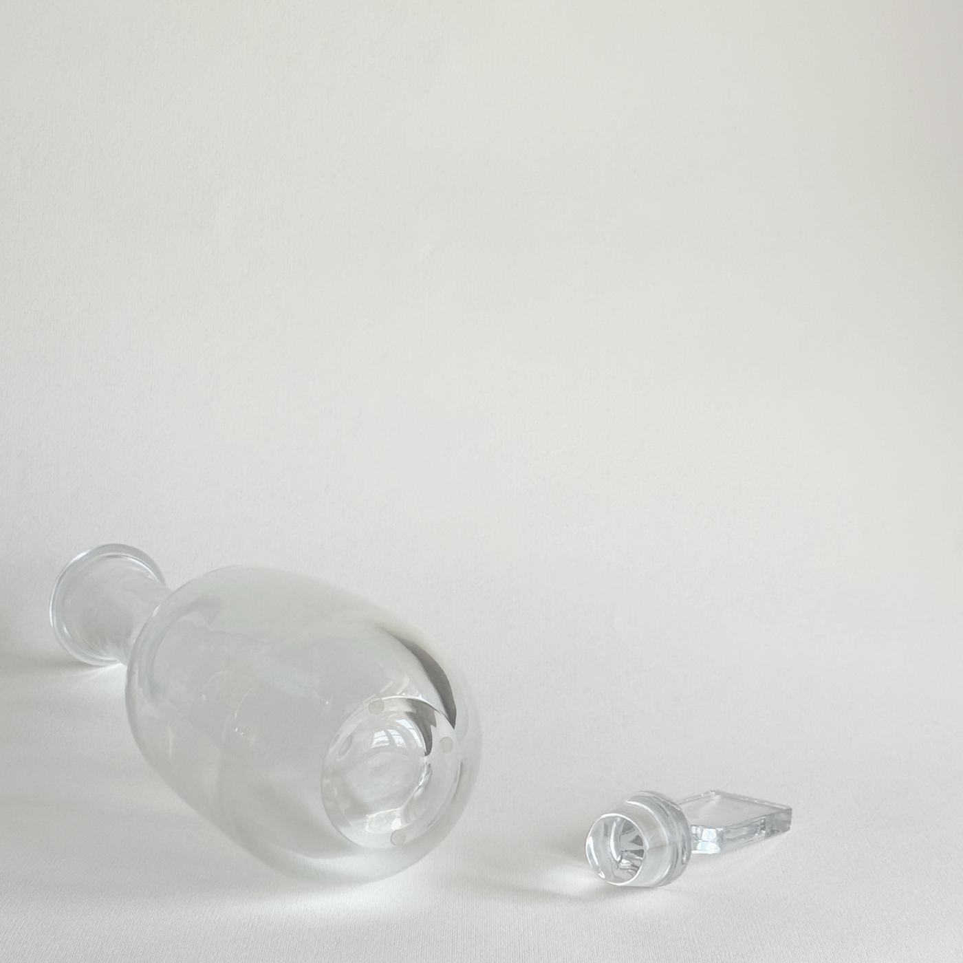 Cristal de Sèvres crystal carafe and stopper, 1L decanter, France