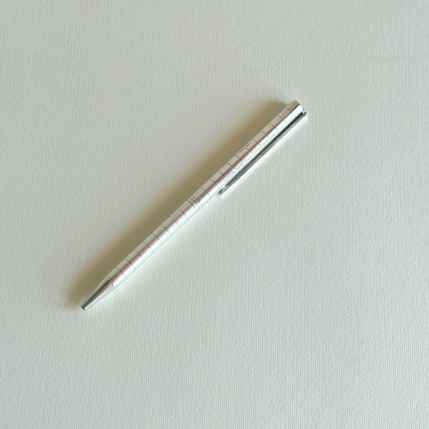 Stylo Bille S.T. Dupont Strié | Argenté · 15 cm
