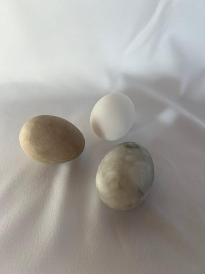 Stone Table decorative eggs - L'Officina General Store 