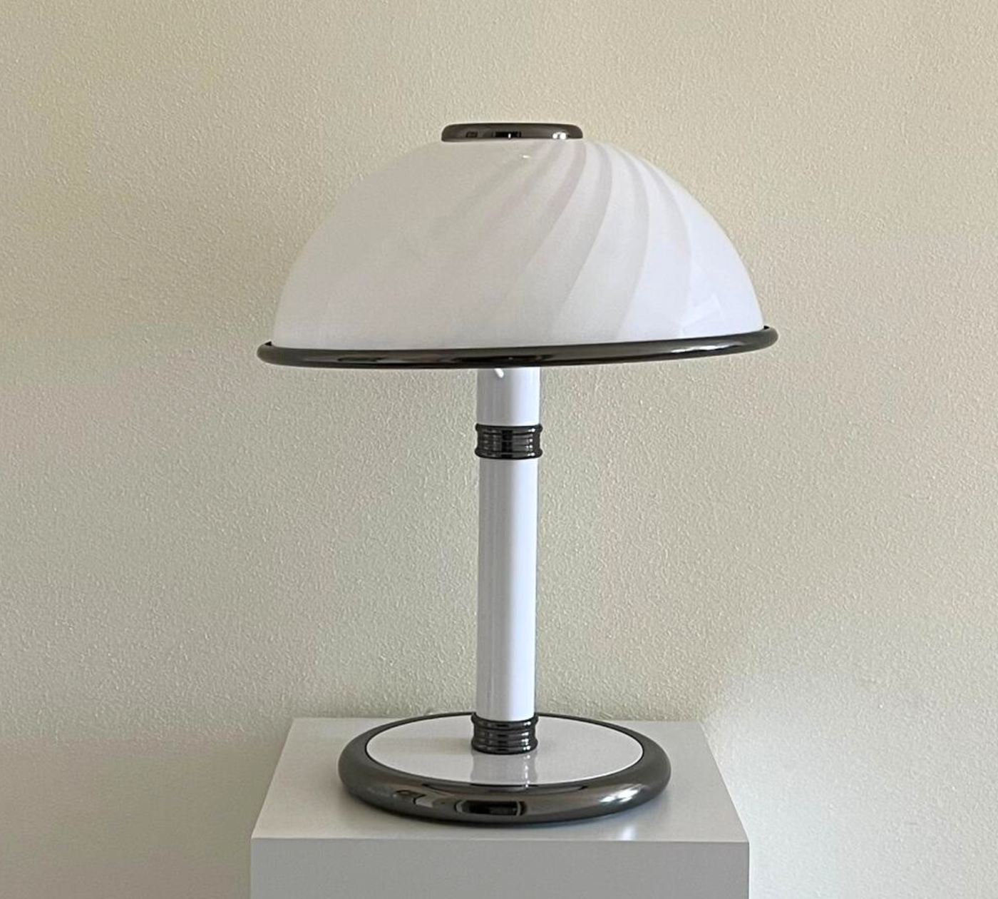 fluted opaline swirl Large Murano Mushroom Table Lamp I1980s