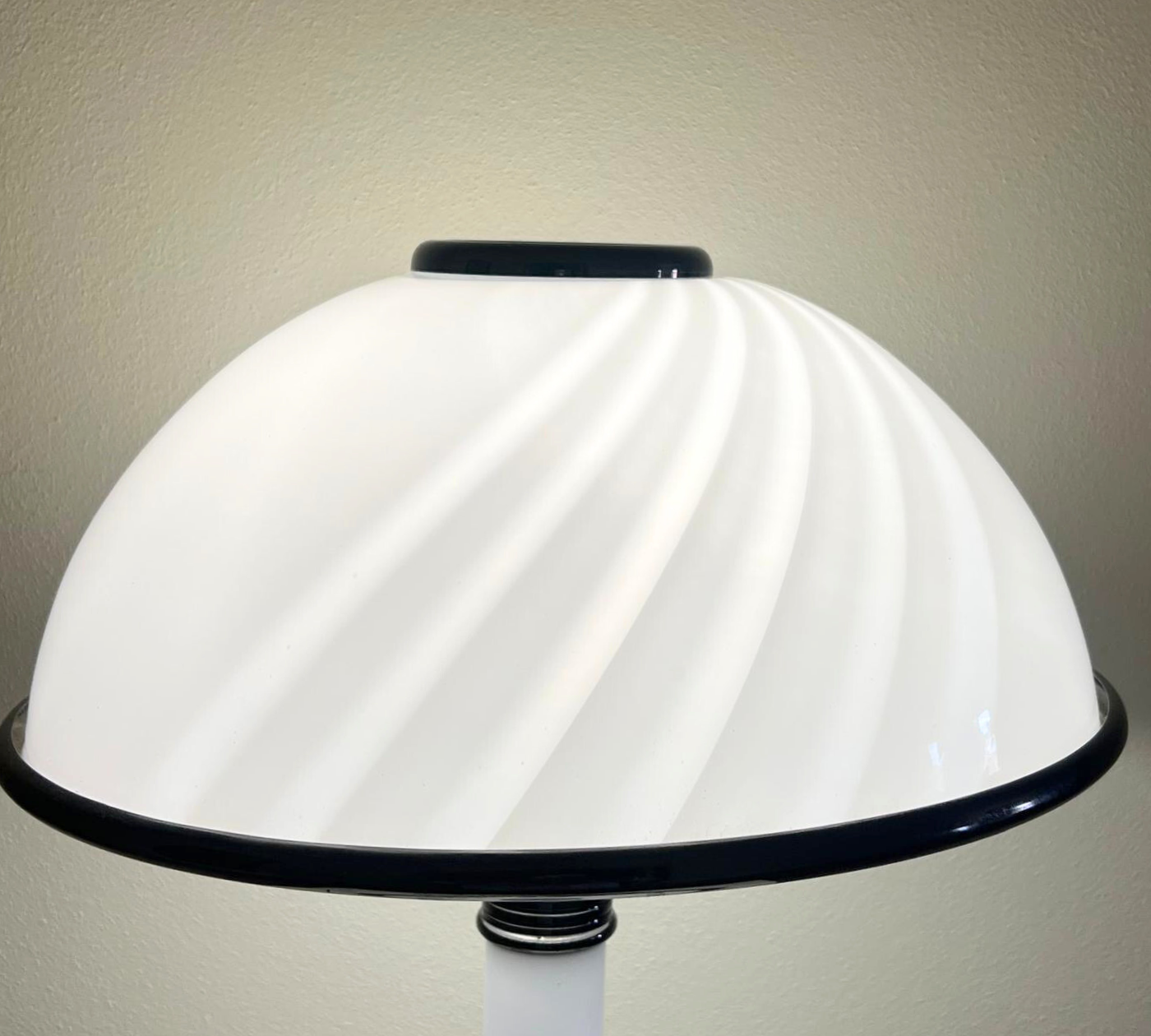 fluted opaline swirl Large Murano Mushroom Table Lamp I1980s