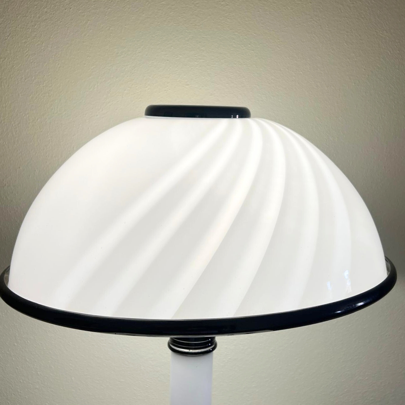 fluted opaline swirl Large Murano Mushroom Table Lamp I1980s