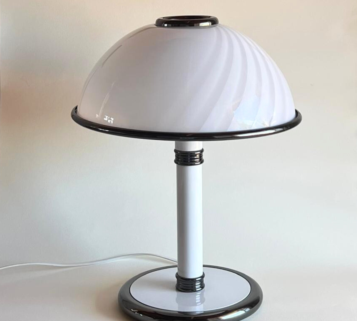 fluted opaline swirl Large Murano Mushroom Table Lamp I1980s