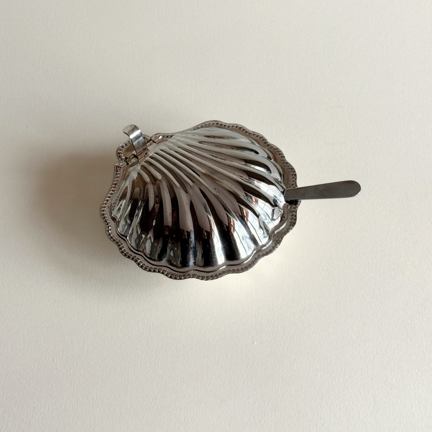 silver-shell-butter-caviar-dish