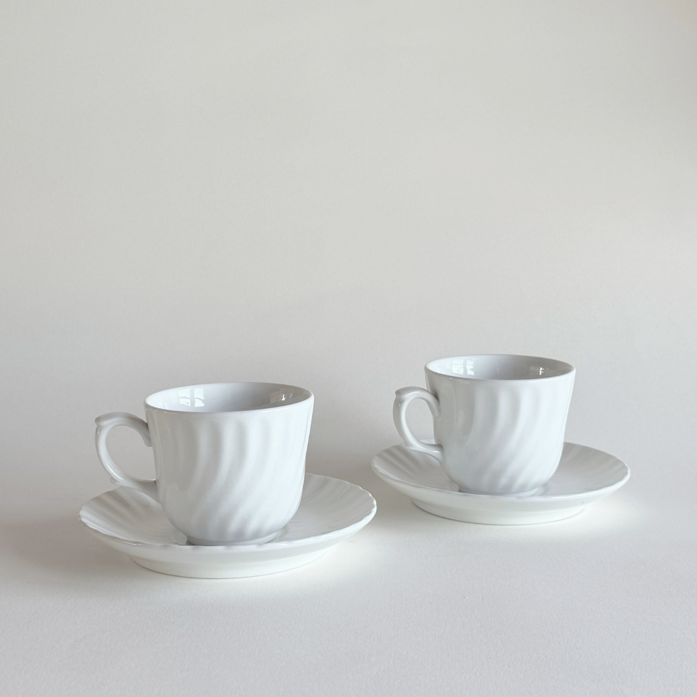 Fontebasso Treviso white porcelain tea cups with swirl design