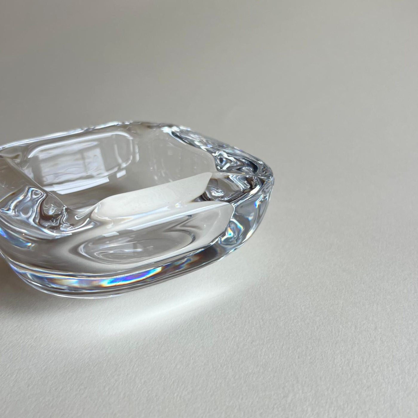Vannes Le Chatel 1960s French crystal ashtray