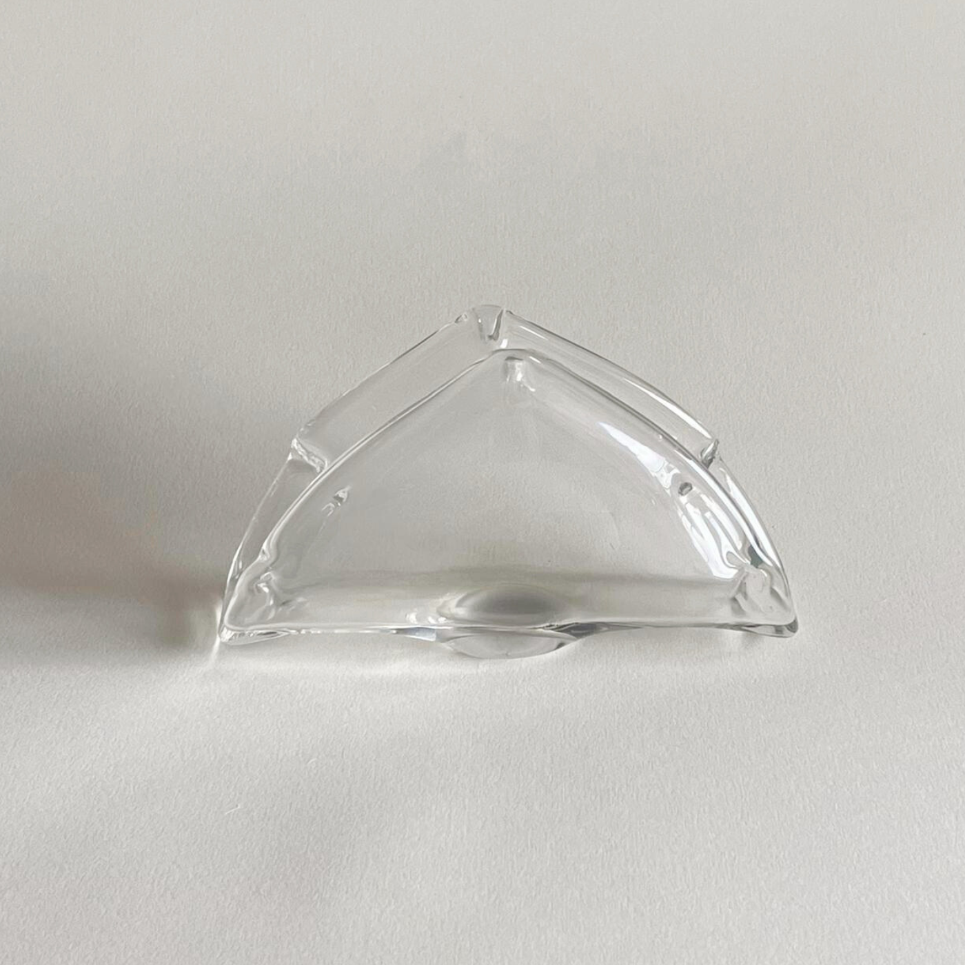 Elegant textured glass napkin holder in very good condition