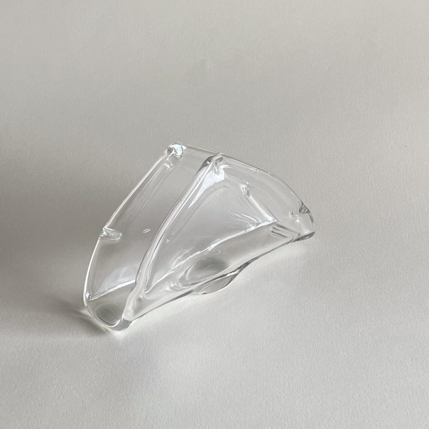 Elegant textured glass napkin holder in very good condition