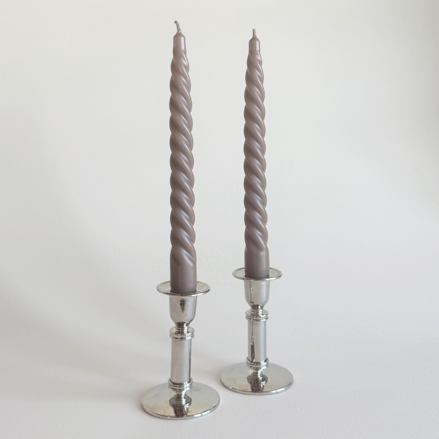 Cereria Graziani Bougies Coniques Torsadées | Paire · 25 cm · Moka