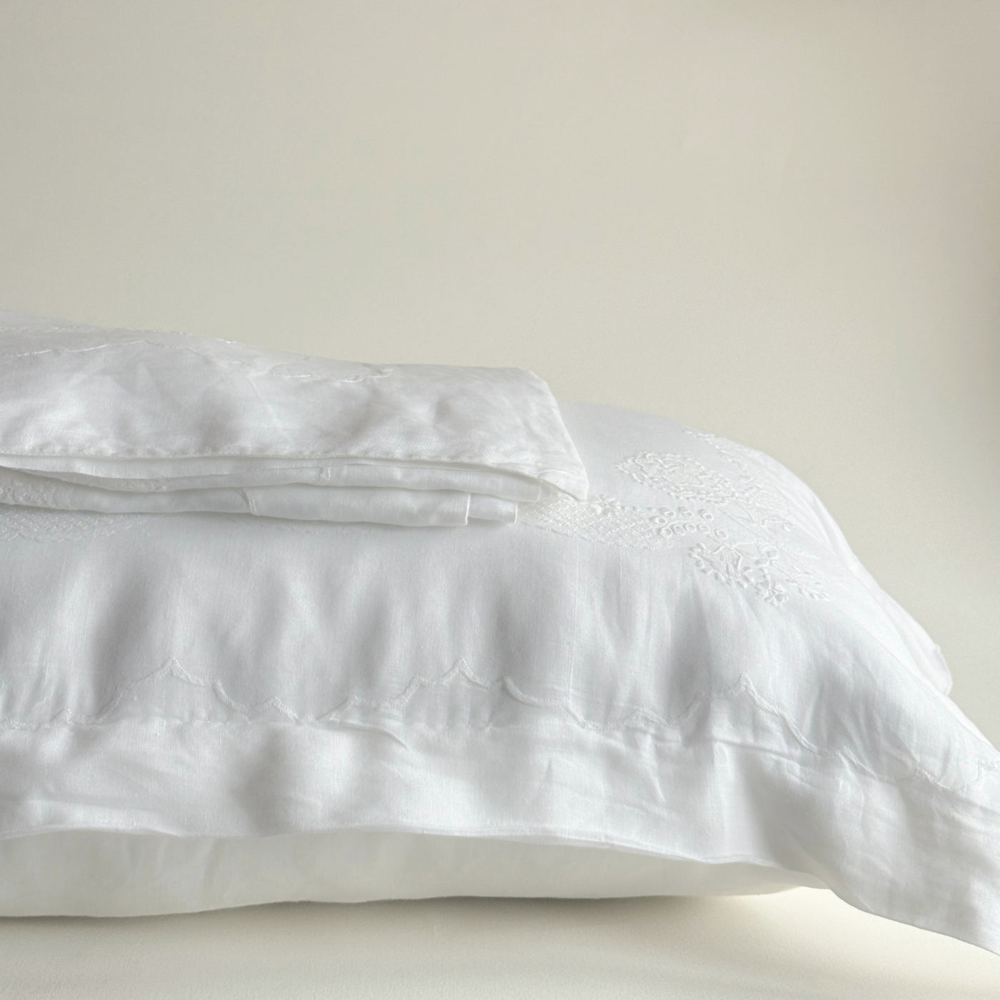 Hand-Embroidered Cotton King Bed Set – 1 Bedsheet & 2 Pillowcases