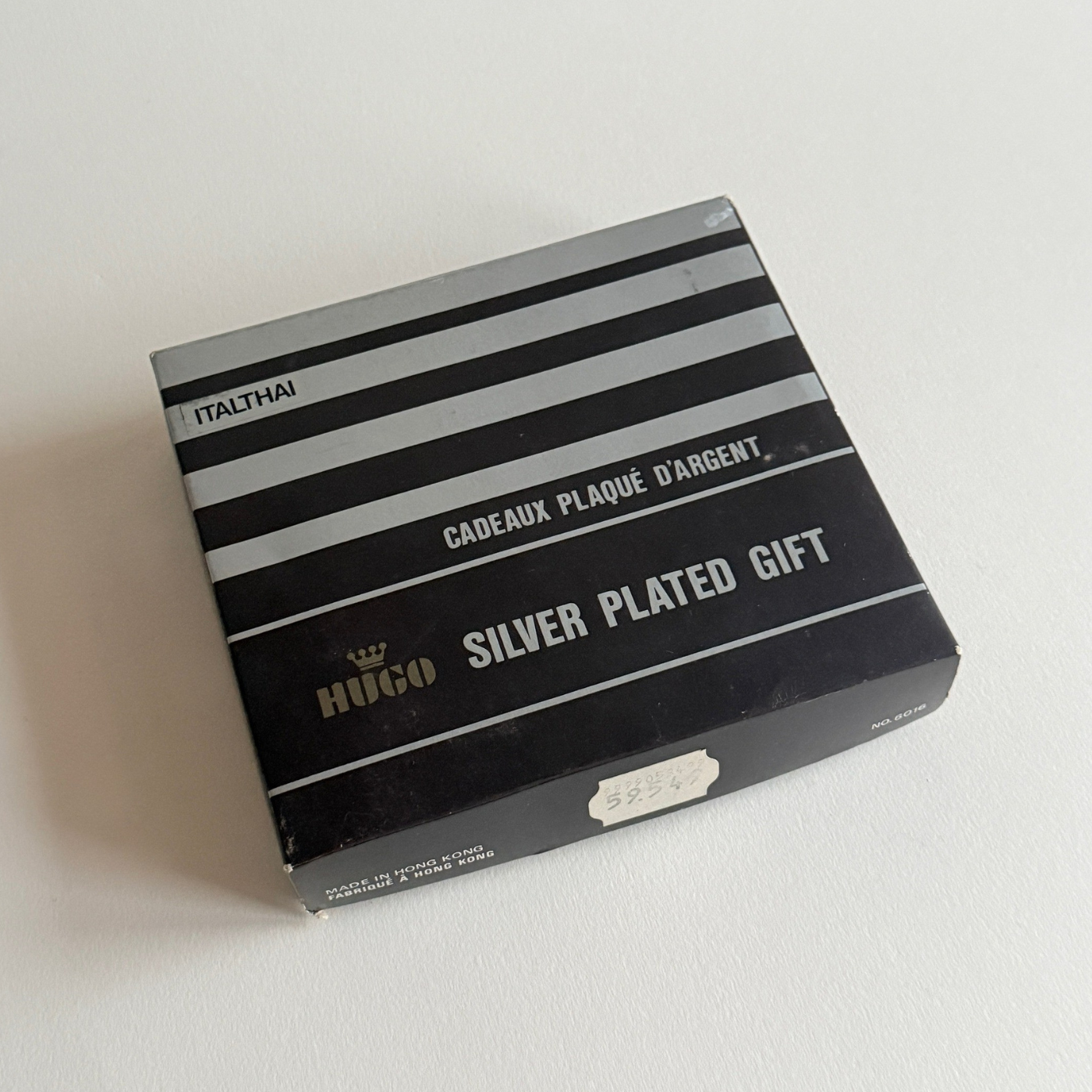 Elegant silver metal dish for caviar or butter dish box