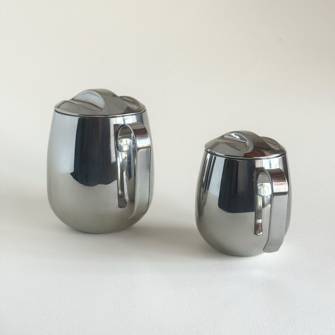 IMCO 1970s Italian coffee pot in polished steel, lid detail