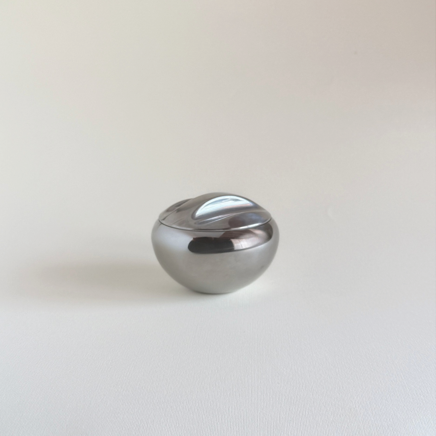 IMCO polished stainless steel sugar bowl, 1970s Italian space-age design
