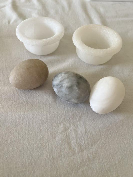 Stone Table decorative eggs - L'Officina General Store 