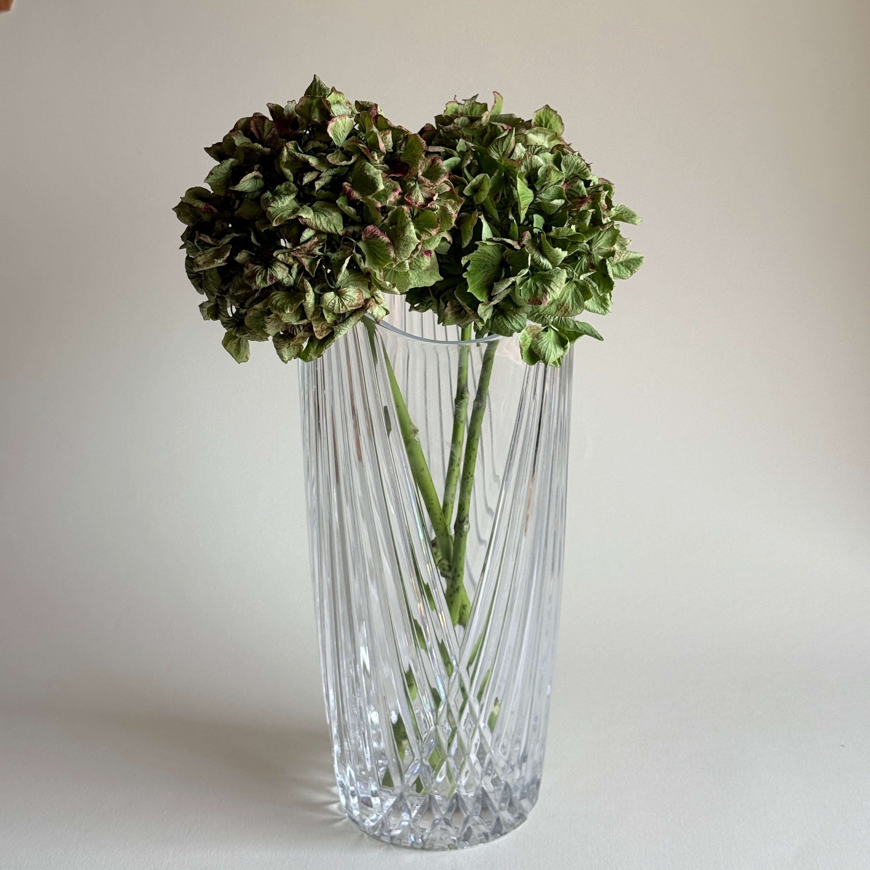 Cristal d'Arques tall lead crystal column vase in clear glass with deep prismatic Combourg cuts, French