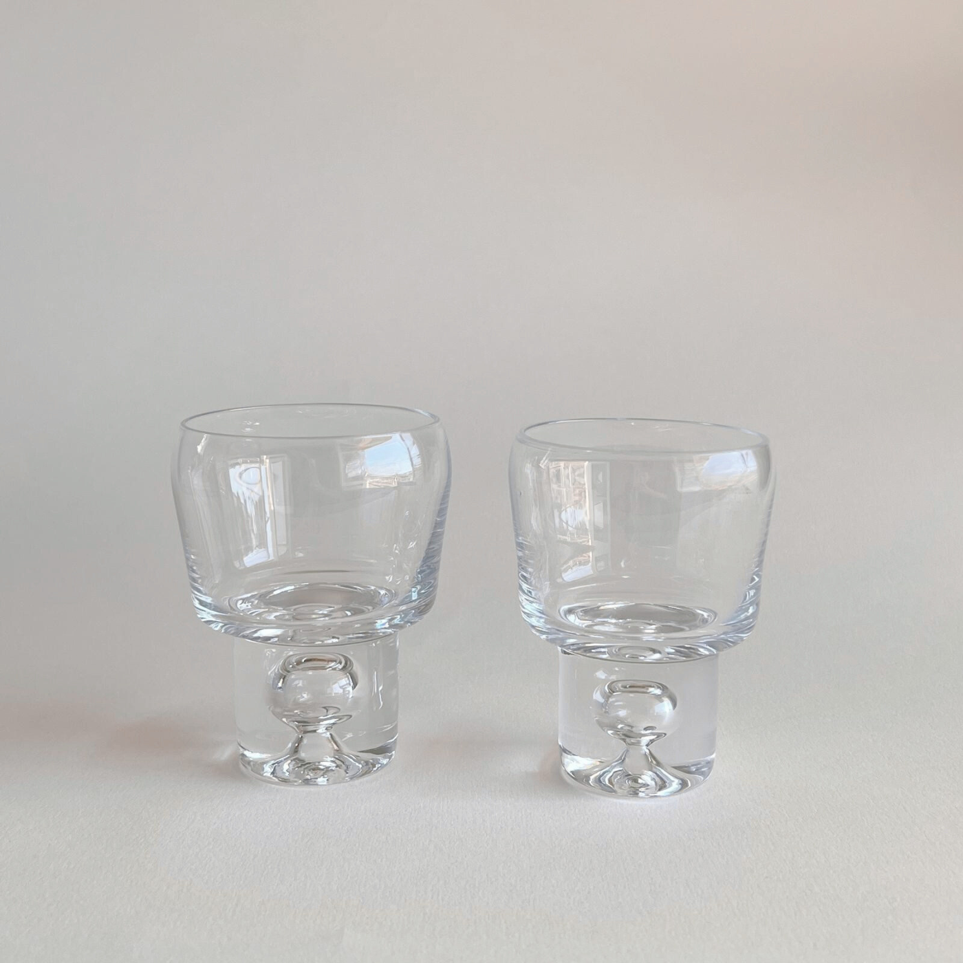 Pair of 1960s mouth-blown Italian bubble stem glasses