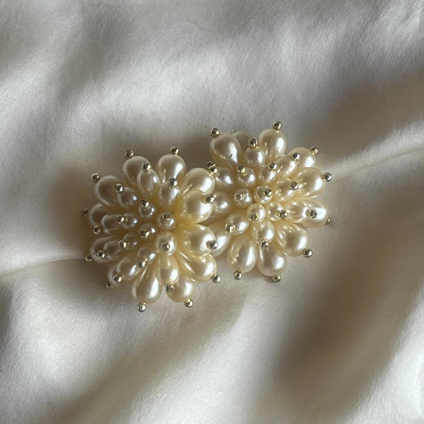 Luxury starburst pearl clip earrings