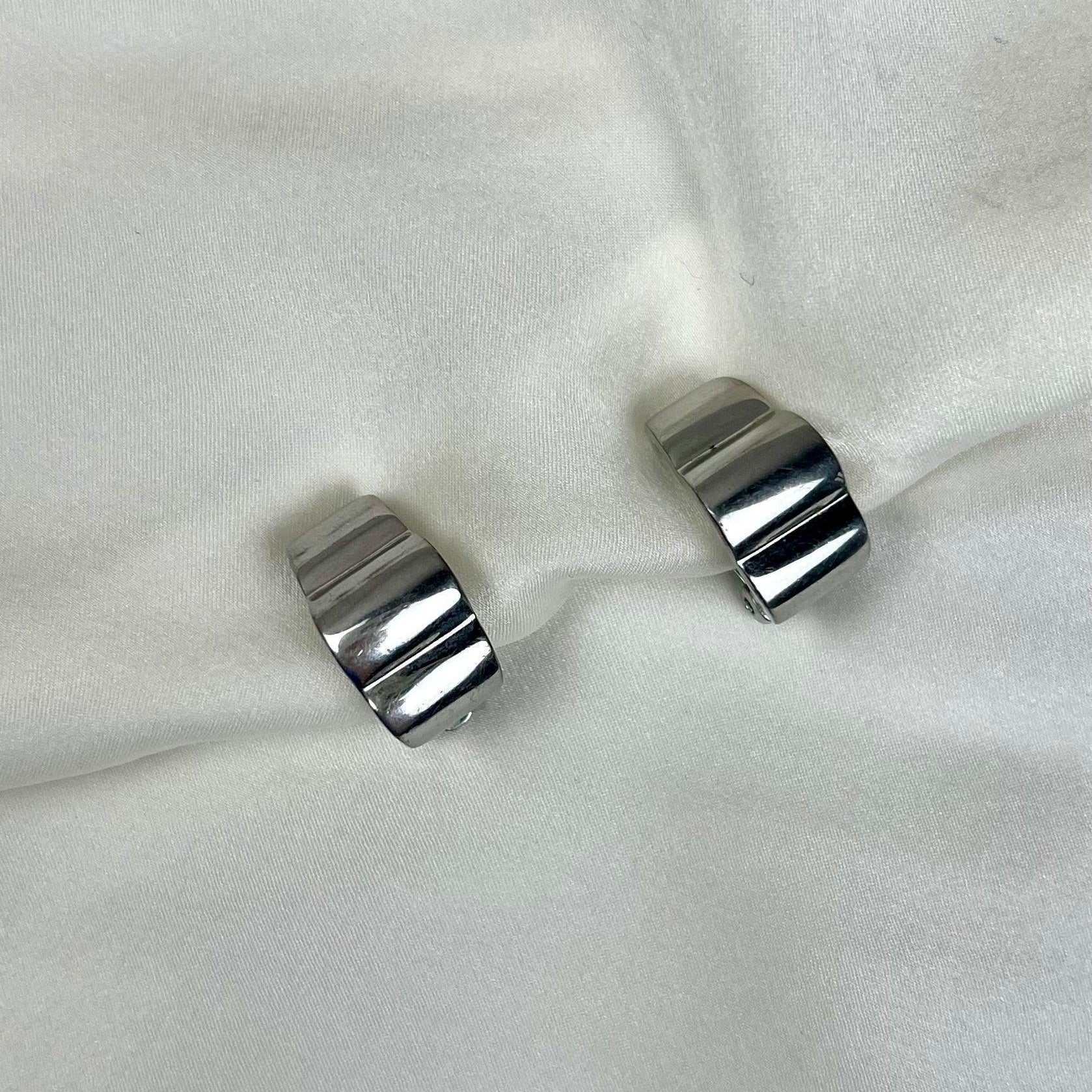 Modern Silver Abstract clip earrings - L'Officina General Store