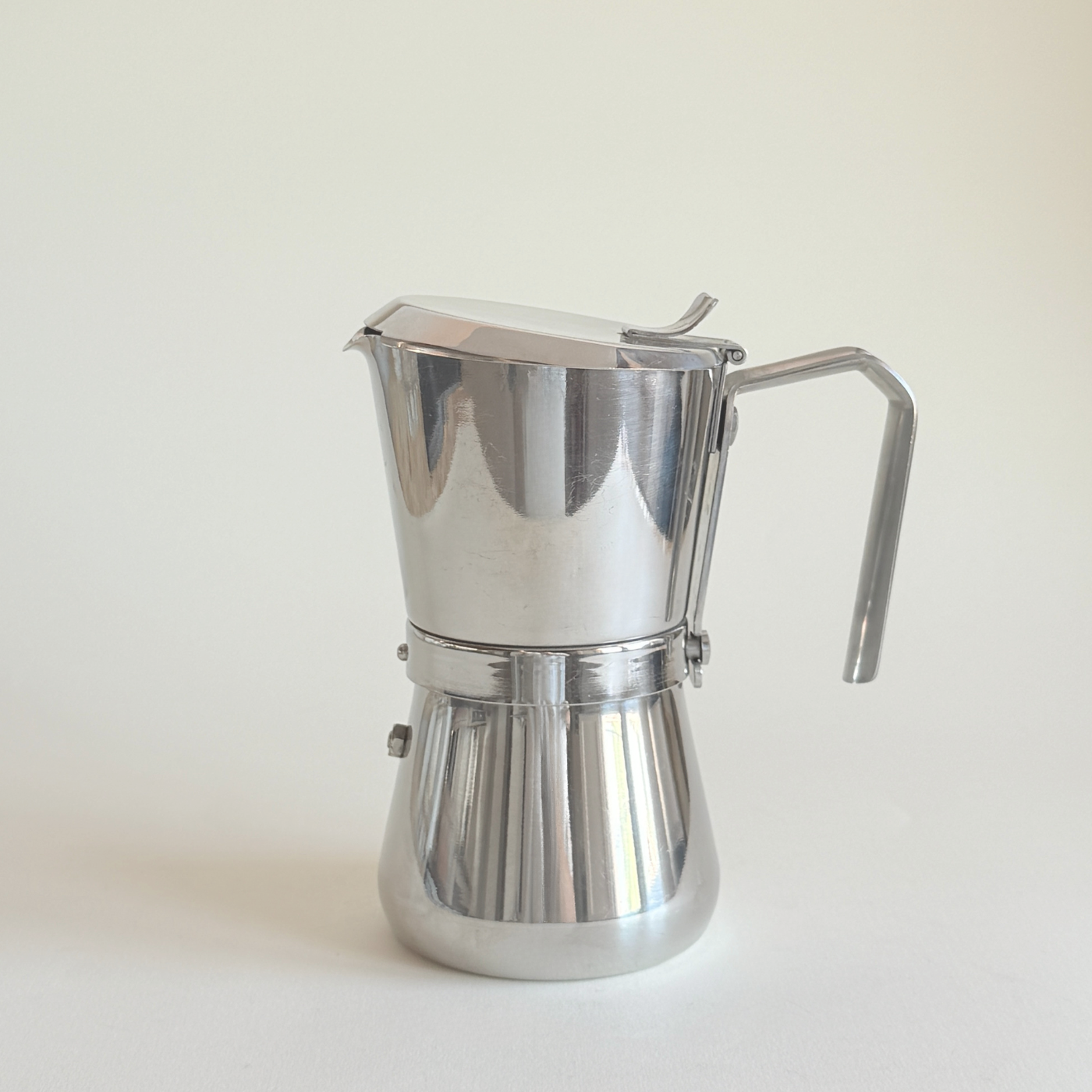 Giannina 6/3 cup moka pot by Giannini, silver mirror polished steel, pre-loved Italian design