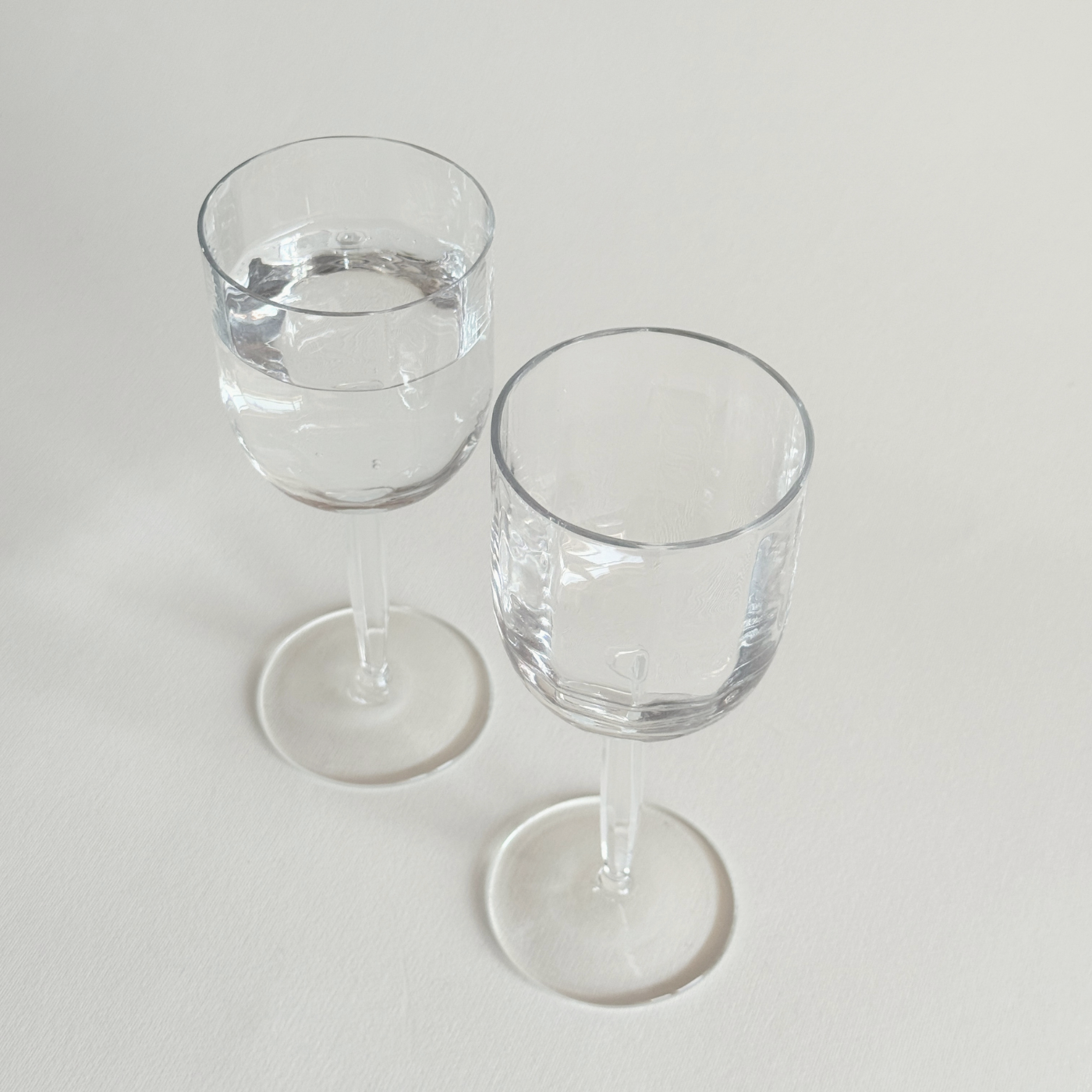 Italian ribbed red wine glasses — close-up of ribbed bowl showing glass clarity, approx. 100g per glass