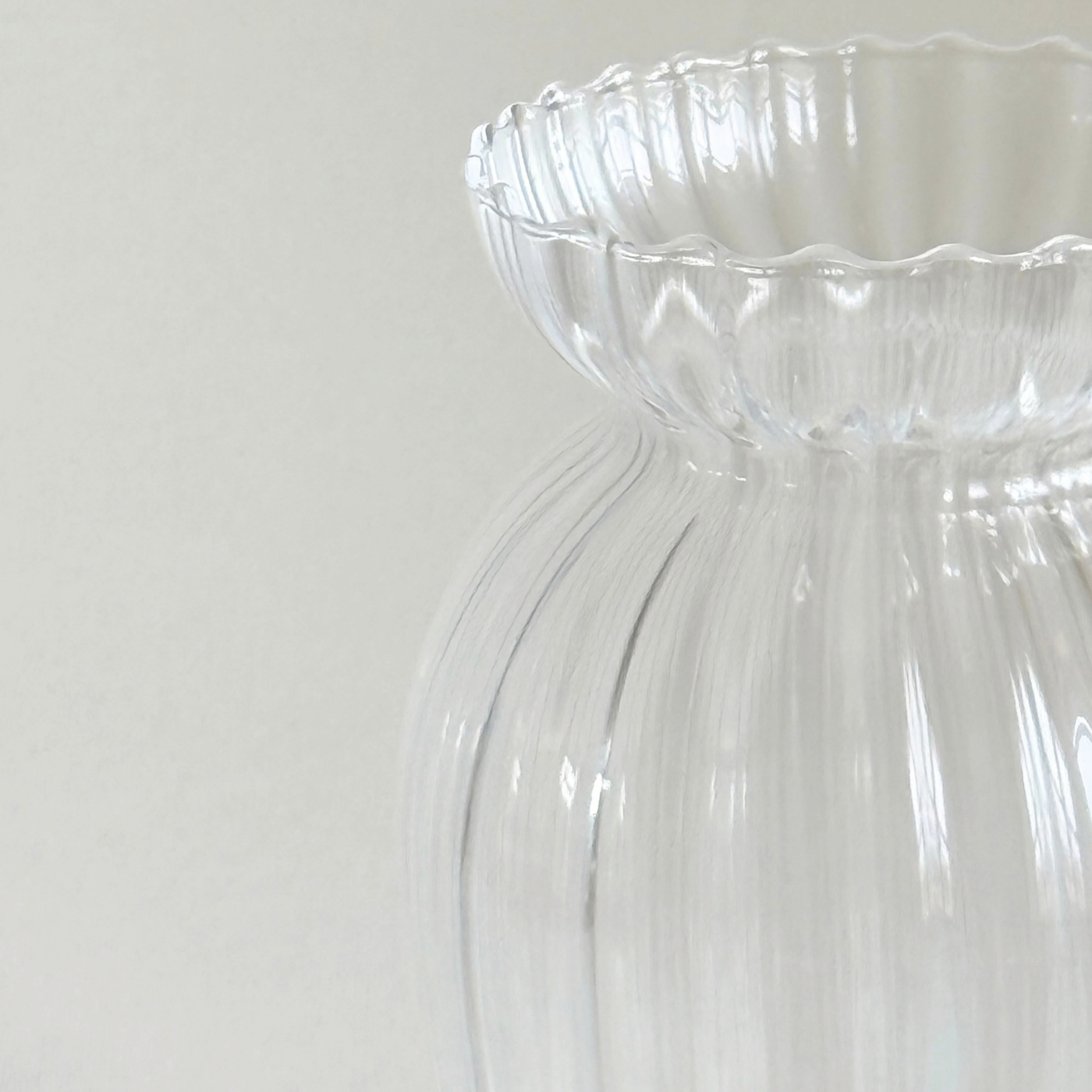 Small ribbed glass vase in clear glass, Pre-Loved homeware for single stems, L'Officina