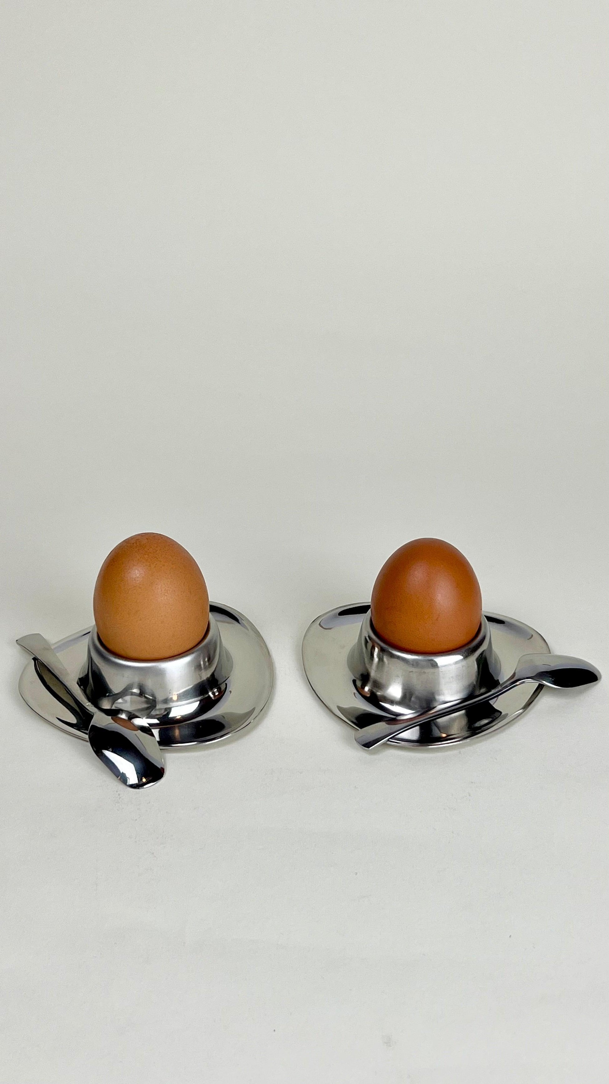  STAINLESS STEEL EGG CUP  Guy Degrenne triangle set