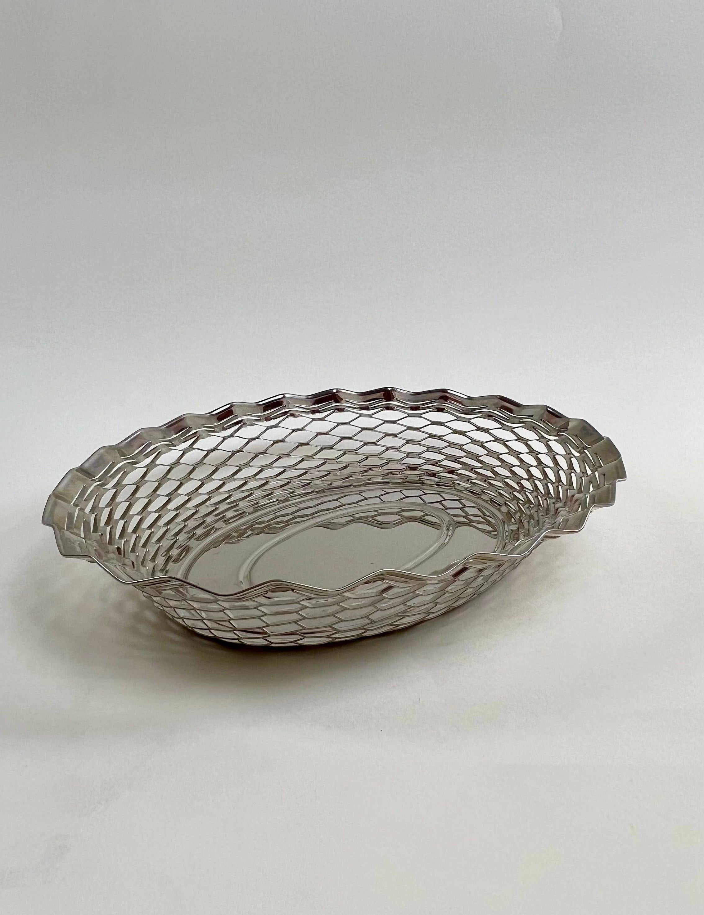 STAINLESS STEEL WIRED BREAD BASKETS - L'Officina General Store