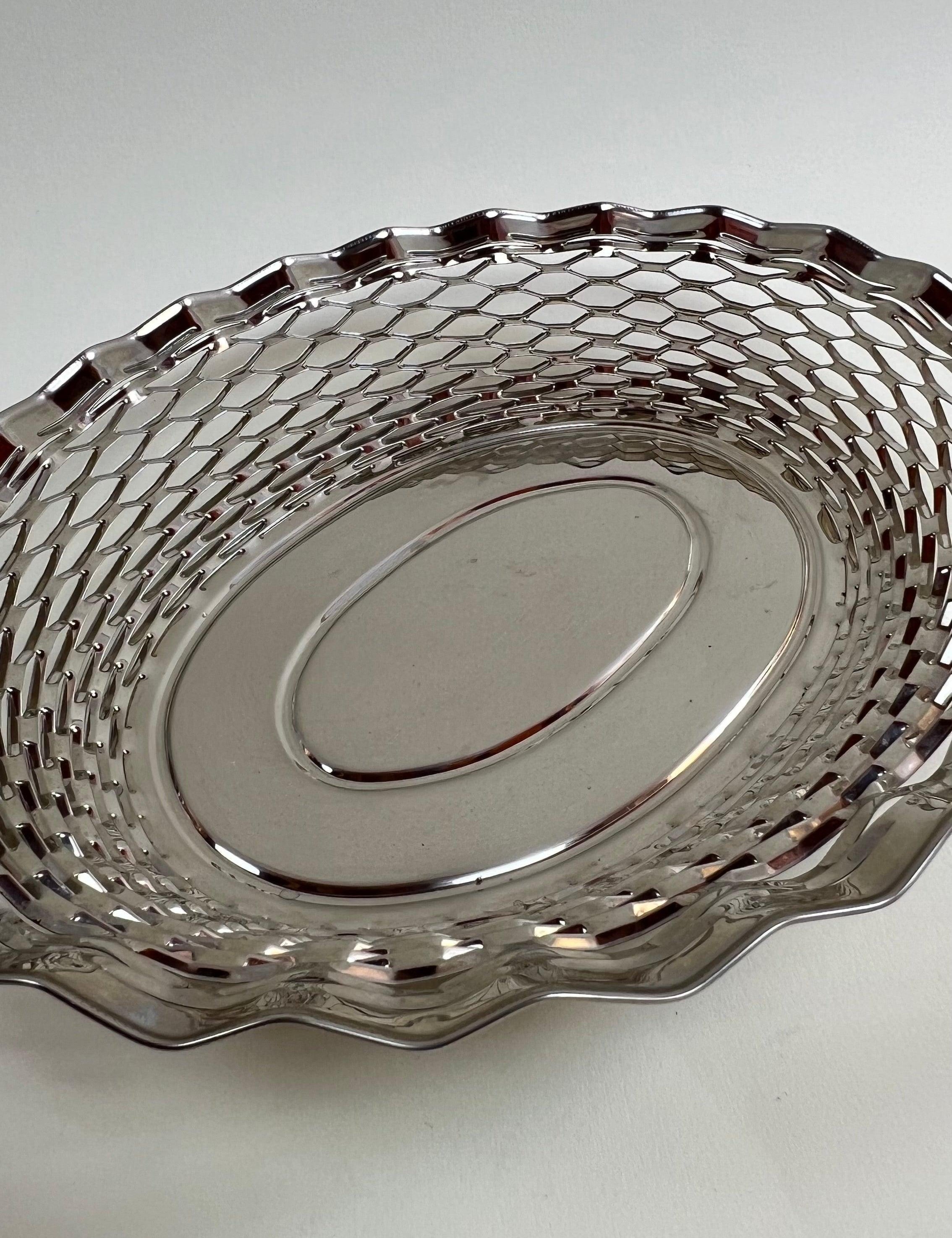 STAINLESS STEEL WIRED BREAD BASKETS - L'Officina General Store