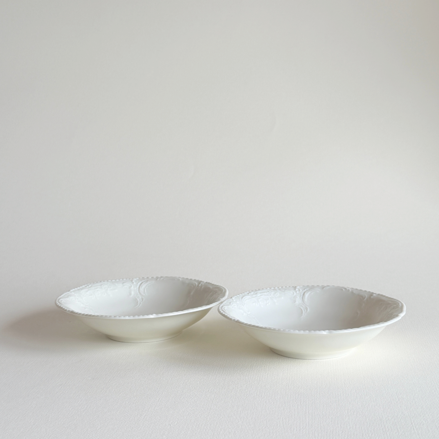 L'Officina Rosenthal Sanssouci bowls in ivory porcelain, matching Pre-Loved pair from the 2000s