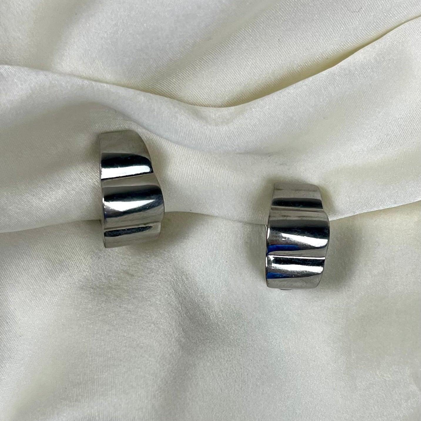 Modern Silver Abstract clip earrings - L'Officina General Store