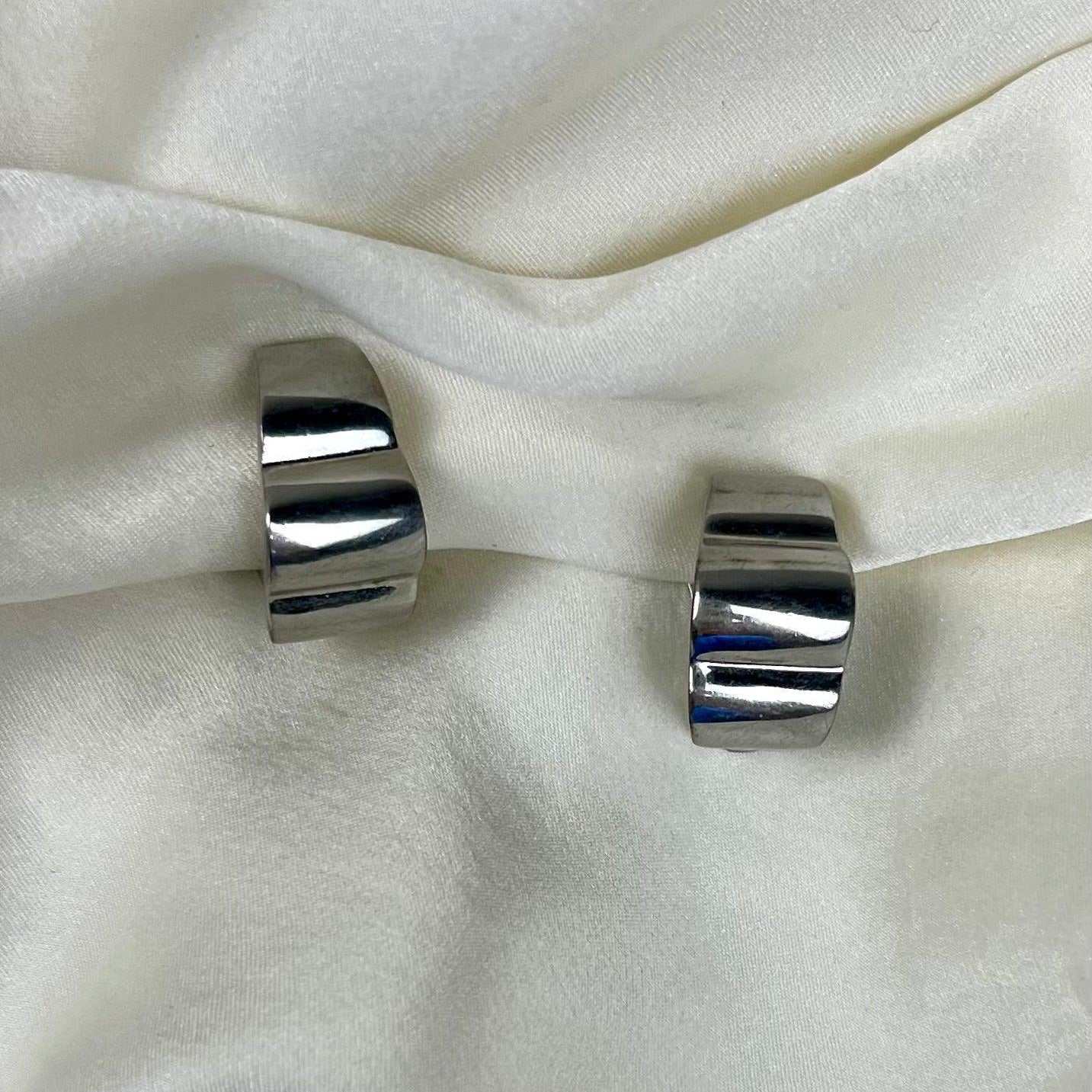 Modern Silver Abstract clip earrings - L'Officina General Store