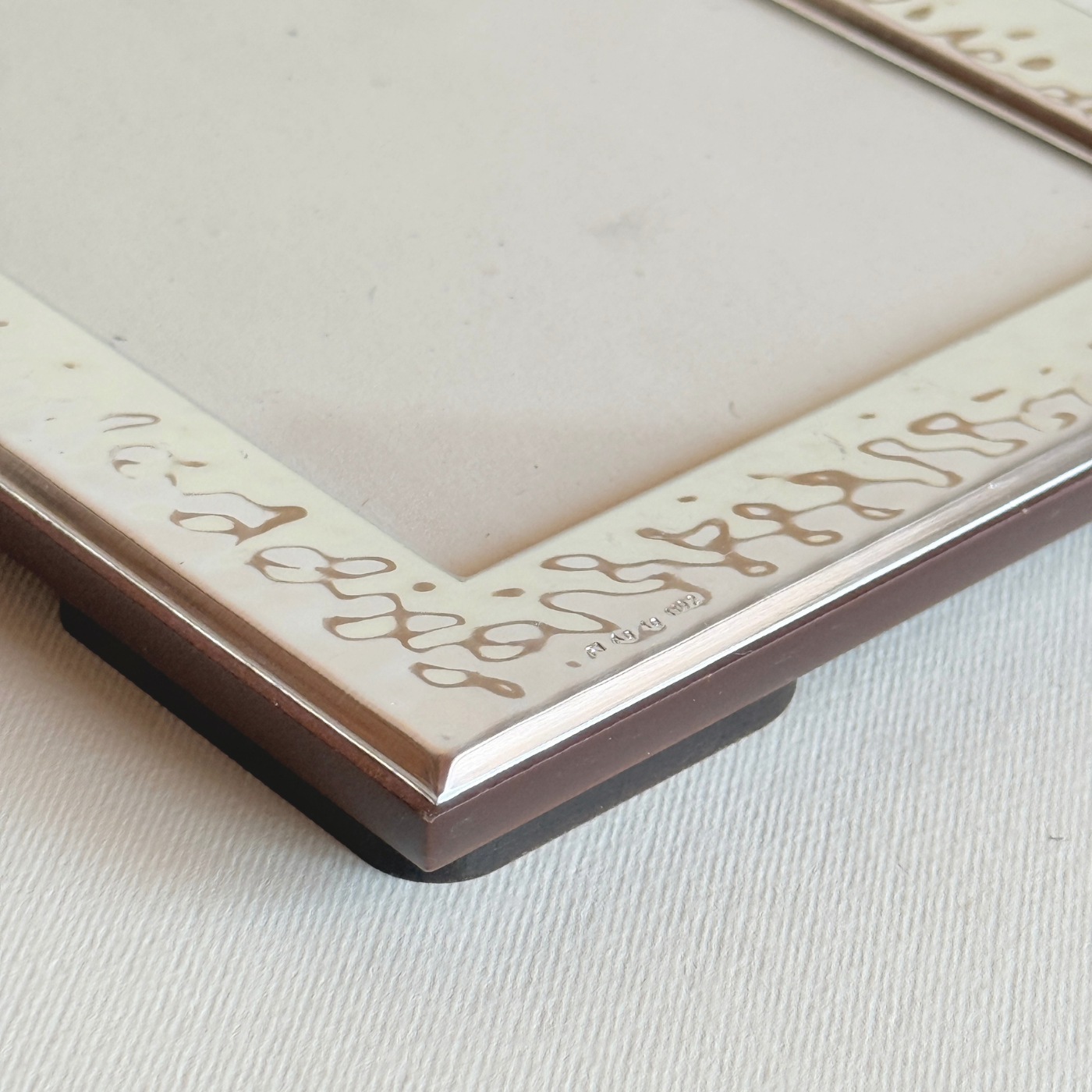 Italian hammered silver photo frame with mahogany wood back, silver and brown, desk or wall mounted